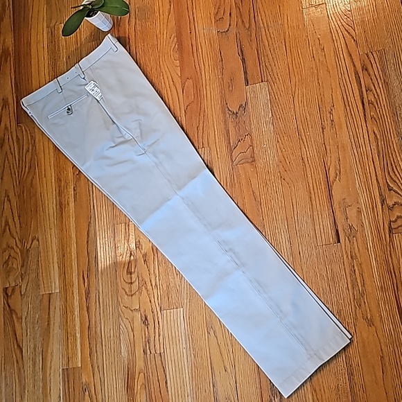 🧍♂️NEW WITH TAGS! Jos. A. Bank size 30W x 32L light khaki pants - Picture 1 of 12